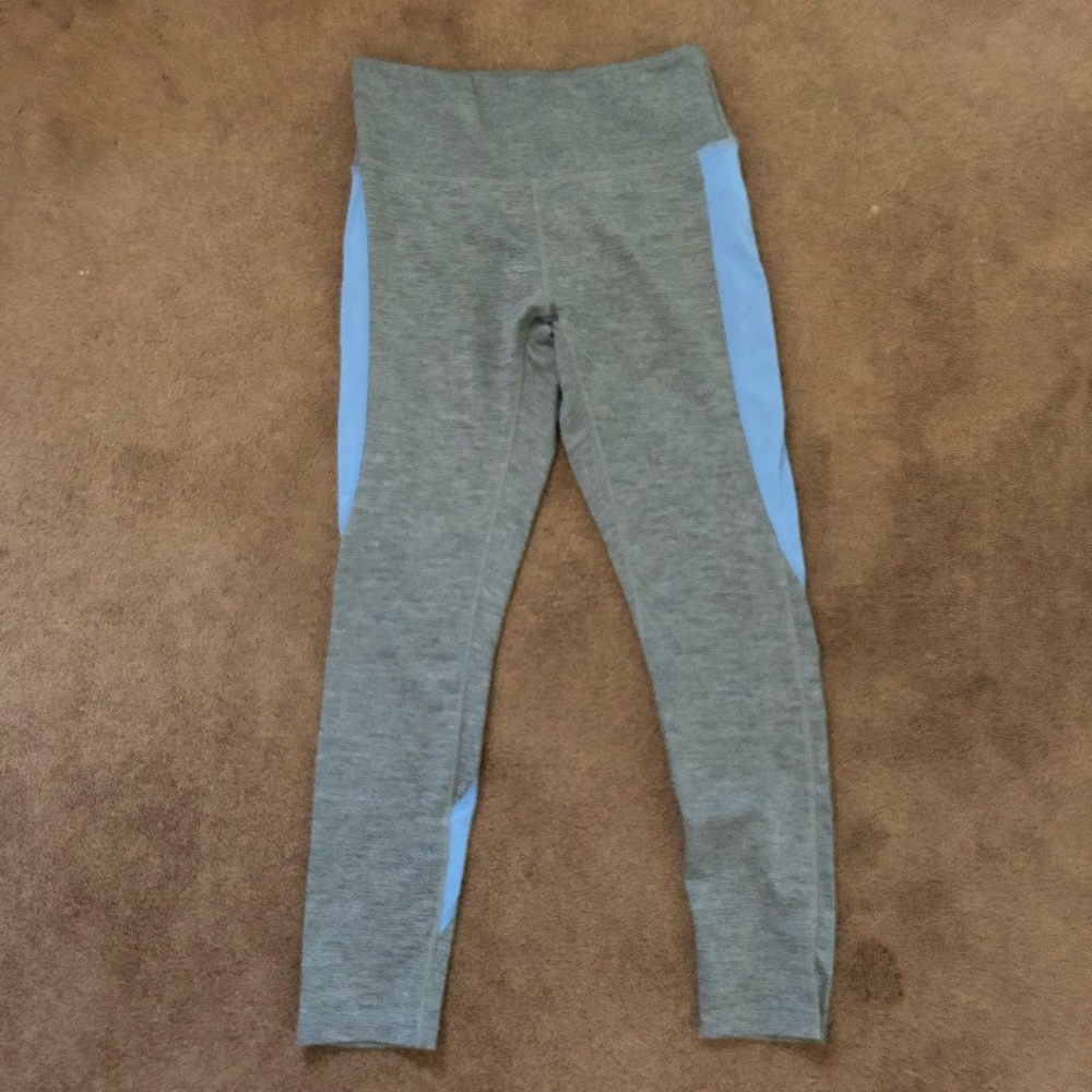 grey and blue leggings